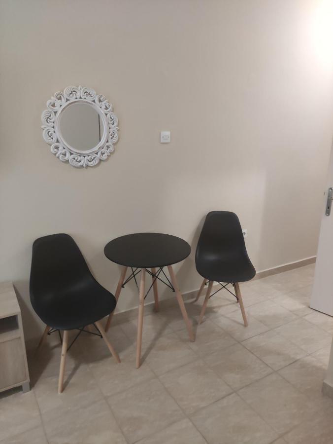 G M 3 Rooms Kentpo In The Heart Of The City Larissa Esterno foto