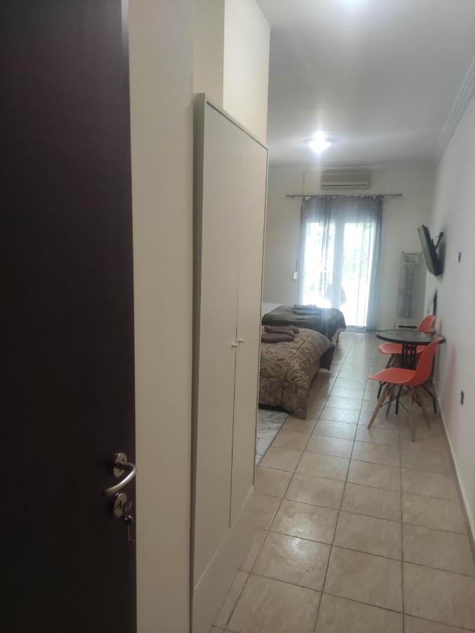 G M 3 Rooms Kentpo In The Heart Of The City Larissa Esterno foto