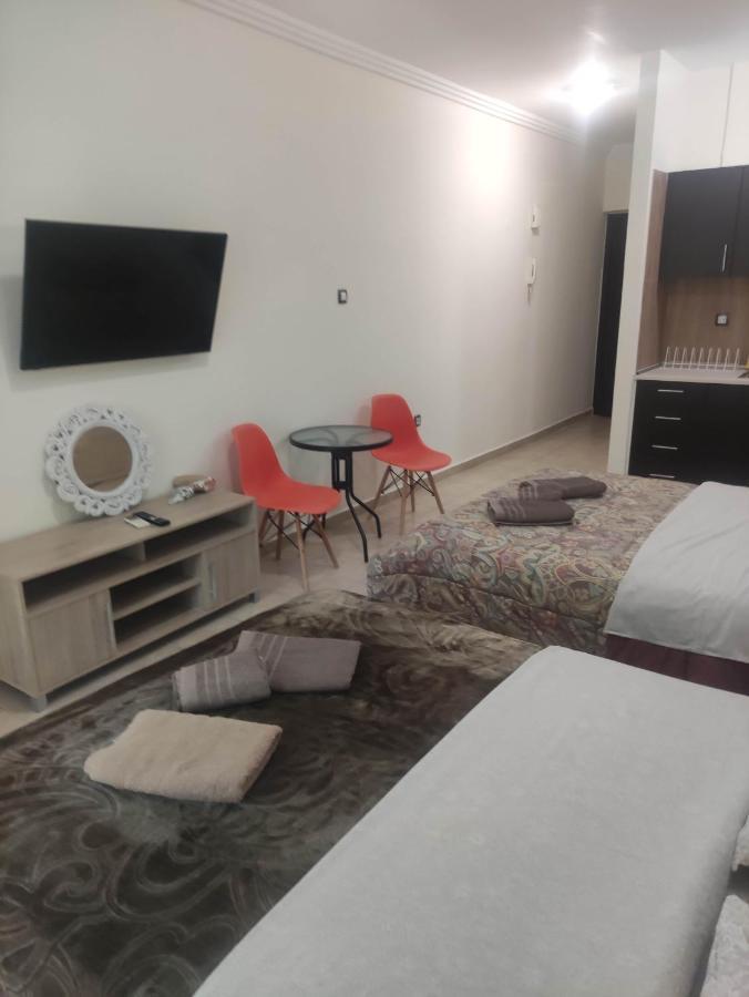 G M 3 Rooms Kentpo In The Heart Of The City Larissa Esterno foto