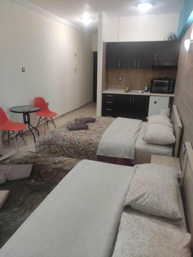 G M 3 Rooms Kentpo In The Heart Of The City Larissa Esterno foto